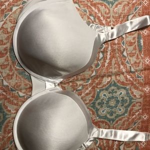 Vanity fair gently used  bra in great condition